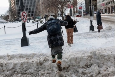 عاصفة ثلجية تضرب الولايات المتحدة 
