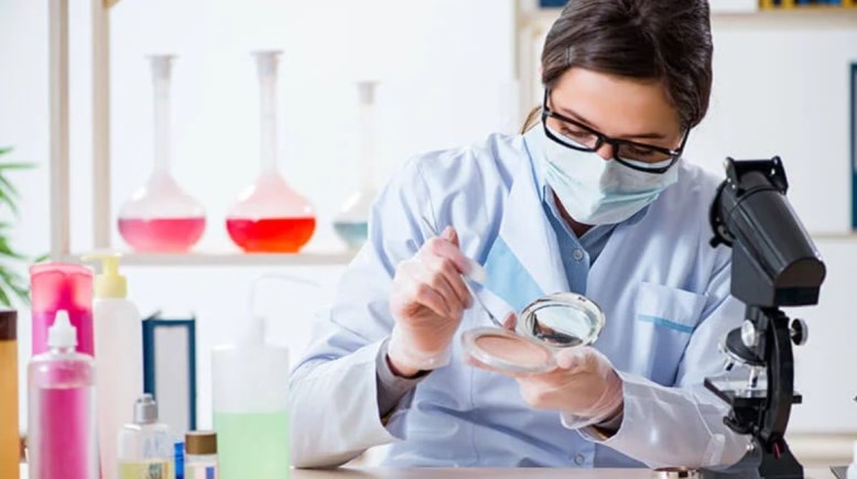 تركيب المستحضرات الصيدلية الدستورية