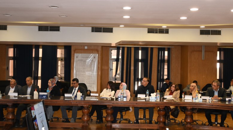 الدكتور حسام صلاح عميد كلية طب القصر العيني