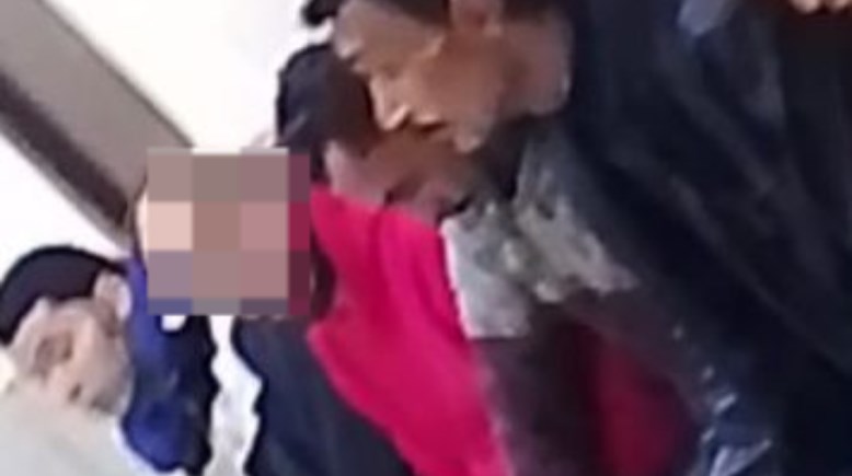 المتهم في النيابة أثناء سماع أقواله