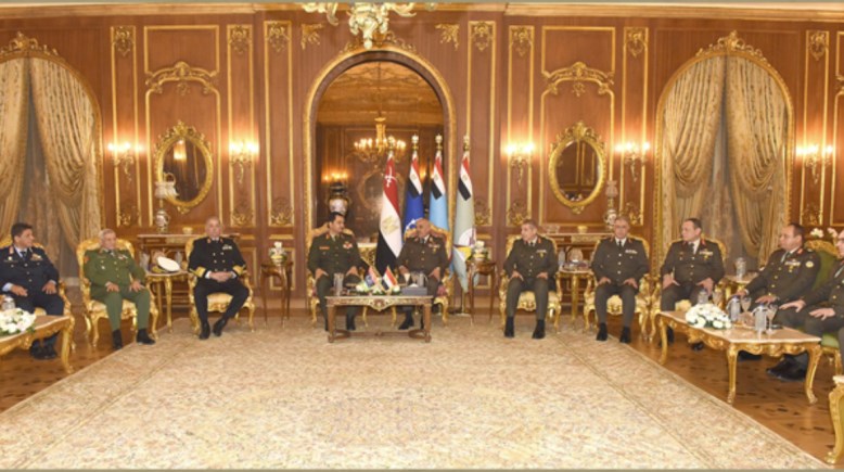 القائد العام للقوات المسلحة يلتقي نائب القائد العام للجيش الوطنى الليبى