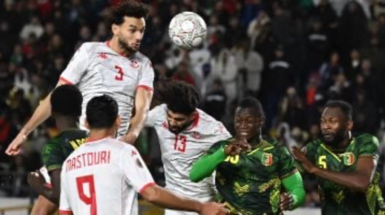 جانب من مباراة تونس ومالي 