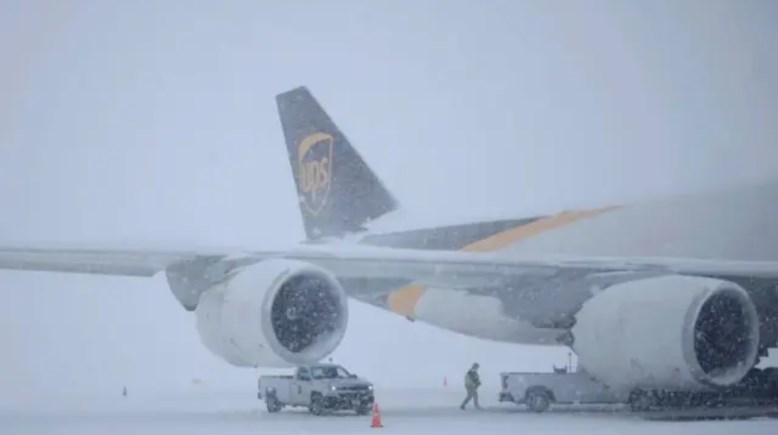 عاصفة ثلجية