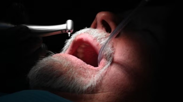 دراسة تؤكد: وجود صلة بين صحة الأسنان وطول العمر