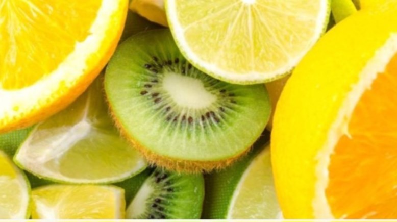 تناول فيتامين سي يجدد البشرة 