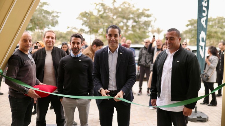 سعد حبيب ورامي منير خلال افتتاح صالات عرض Li Auto