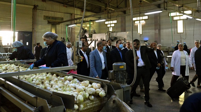 مدبولي يتفقد أحدث تكنولوجيا التجفيف بالصعيد