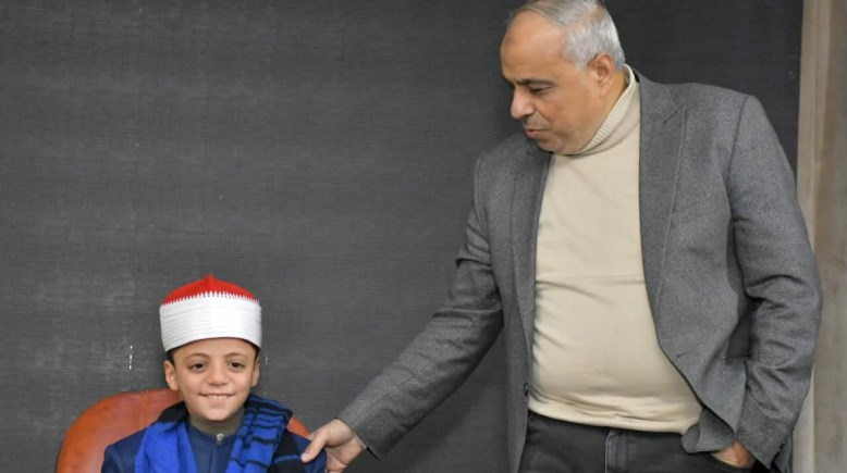 عبد الله عبد الموجود.. من دموع دولة التلاوة إلى عرش بورسعيد الدولية.. قصة طفل أبكى القلوب ويقترب من اللقب العالمي