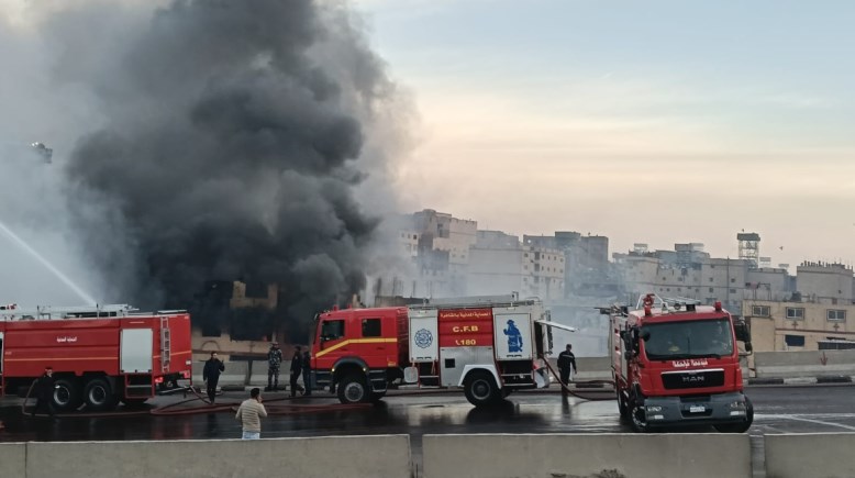 جانب من الحريق 