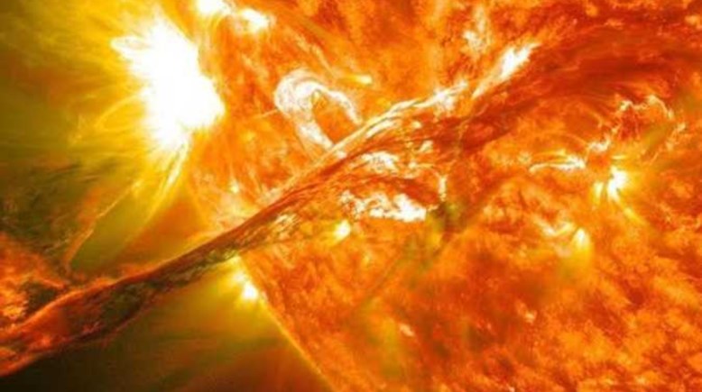 عاصفة شمسية