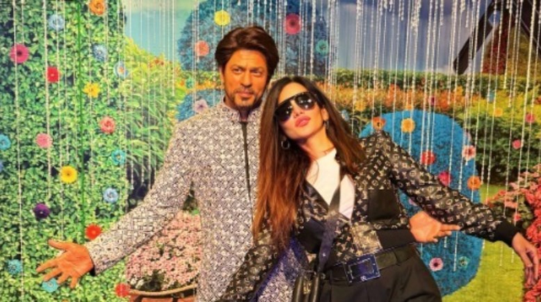 زينة وشاروخان