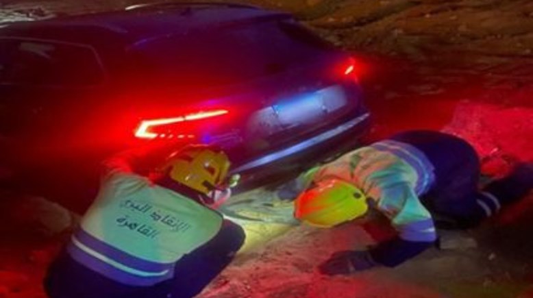 لحظة إخراج السيارة