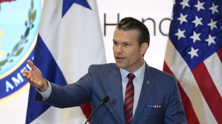 وزير الحرب الأمريكي بيت هيجسيث