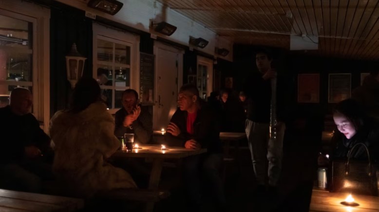 حادث غامض يقطع الكهرباء عن عاصمة جرينلاند