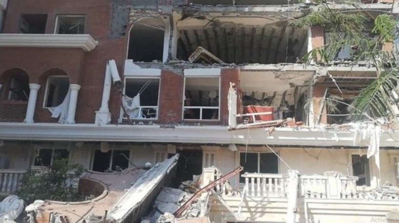 دمار ناتج عن انفجار وقع في مدينة بندر عباس في إيران