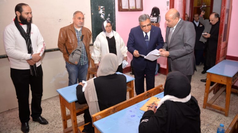 محافظ الدقهلية يتفقد لجان الامتحانات