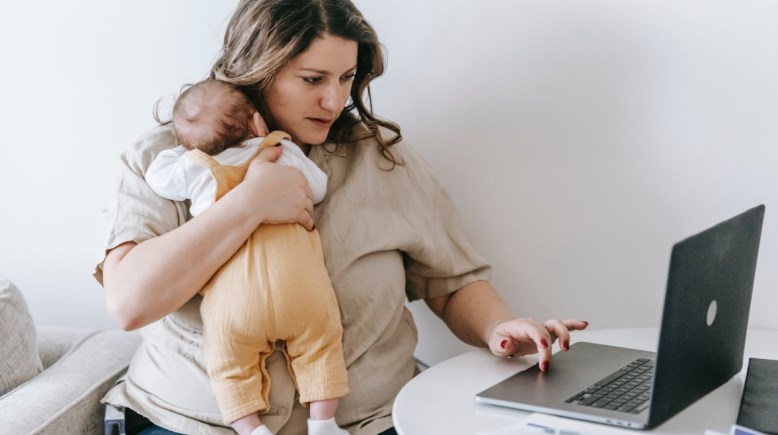 العمل بالمنزل 