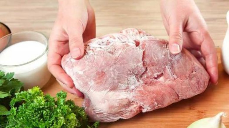 اللحوم المجمدة 