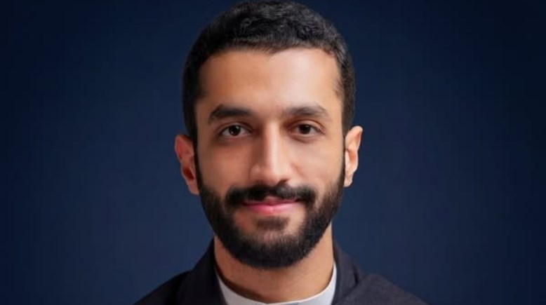 القارئ خالد عطية