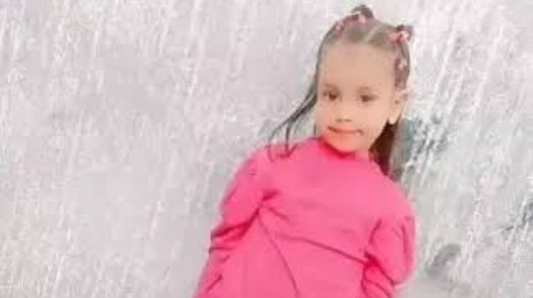 صورة الطفلة سجدة