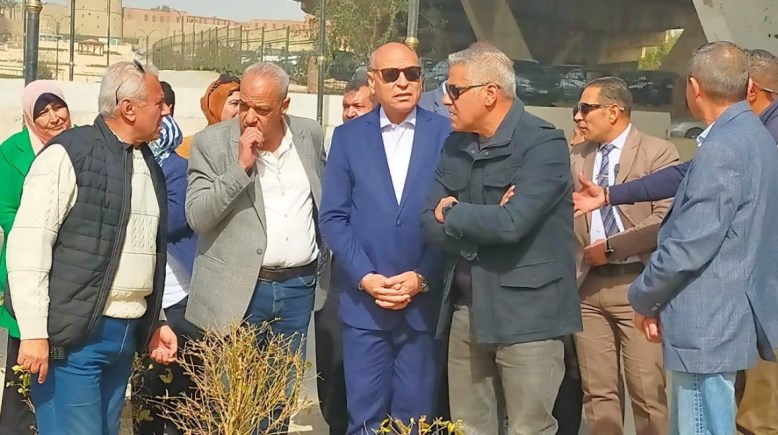  محافظ القاهرة يتابع أعمال إزالة كوبري السيدة عائشة