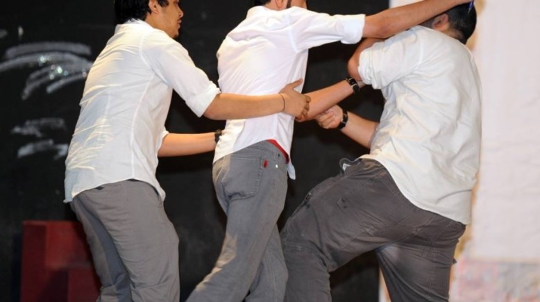 مشاجرة طلاب ارشيفية