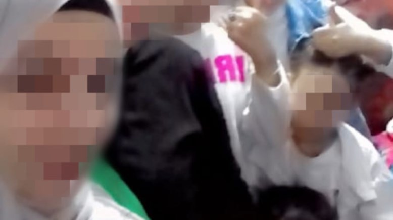 ياسمين طلبه وأطفالها