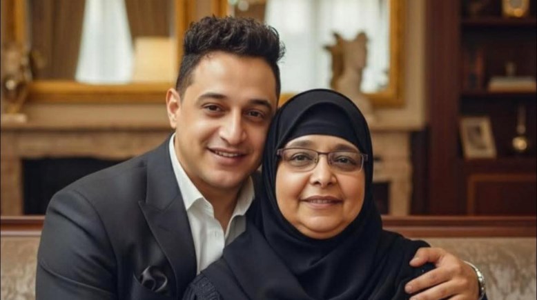 رضا البحراوي ووالدته الراحلة