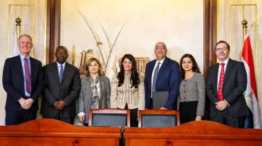 جانب من التوقيع