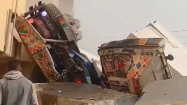 حادث تصادم عدة سيارات على طريق الأوتوستراد