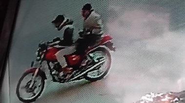 صورة من كاميرات المراقبة للصوص