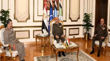 وزير الدفاع  يستقبل الوفد الزائر