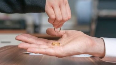 زواج وطلاق - تعبيرية