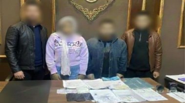 المتهمون بعد ضبطهم