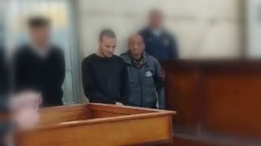 المتهم أمام هيئة المحكمة 