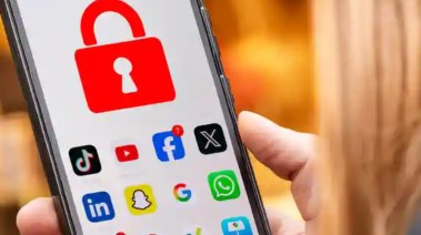 فرنسا تخطط لحظر وسائل التواصل الاجتماعي للأطفال 