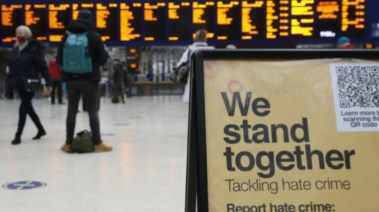 ارتفاع جرائم الكراهية والعنصرية داخل وسائل النقل البريطانية 