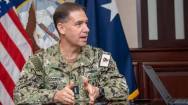 قائد القيادة المركزية الأمريكية الأدميرال براد كوبر 