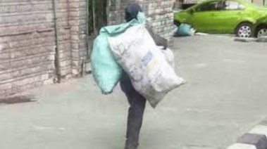 عامل قمامة _ أرشيفية