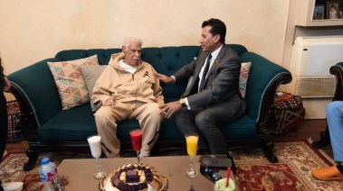 حسن شحاتة وأشرف صبحي وزير الرياضة 