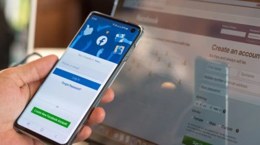 الإبلاغ عن حساب فيسبوك مخترق 