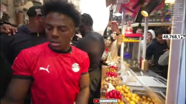 سبيد أثناء جولته في خان الخليلي