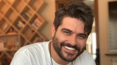  ناصيف زيتون