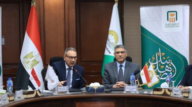 جانب من التوقيع