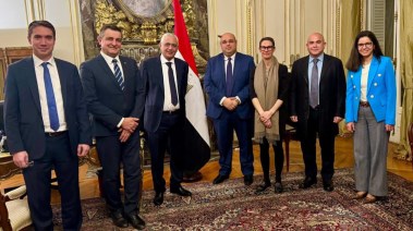 سفير مصر في فرنسا مع وفد شركة "سيرفييه"