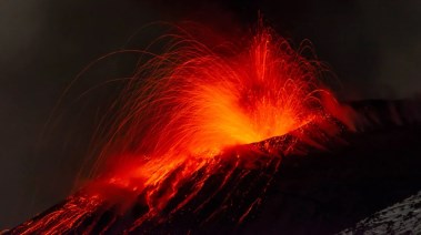 ثوران بركاني- تعبيرية