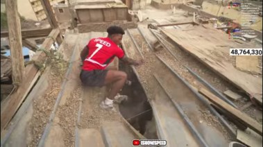 سبيد خلال تعرضه لخطر السقوط