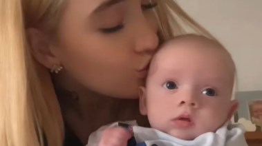 سكارليت ورضيعها روين