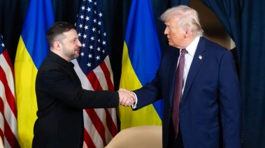 الرئيس الأمريكي دونالد ترامب، والرئيس الأوكراني فولوديمير زيلينسكي
