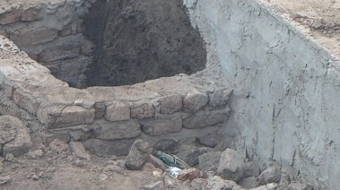 مقبرة في المنزل 